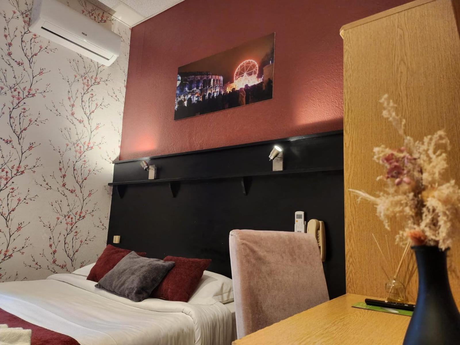 Hotel Abalone - Centre Gare Ним Экстерьер фото