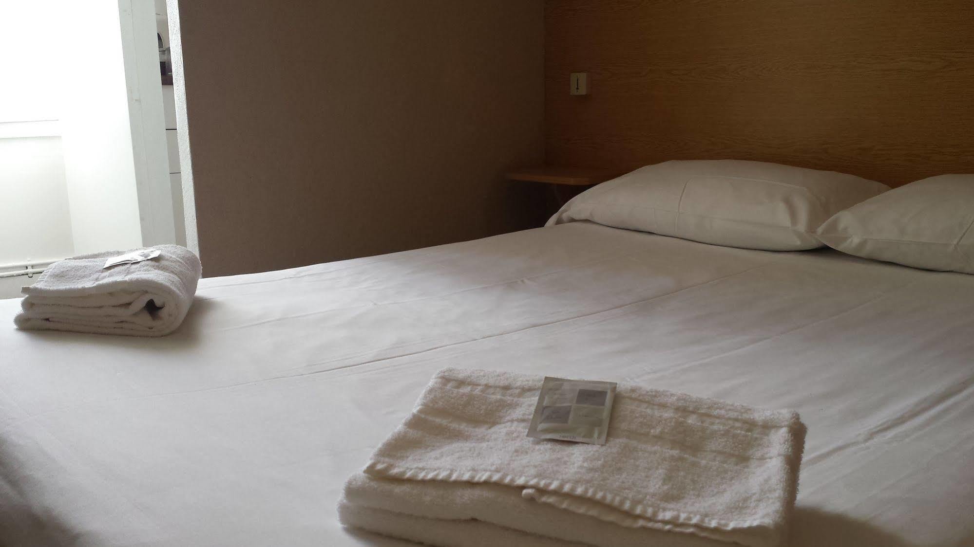 Hotel Abalone - Centre Gare Ним Экстерьер фото