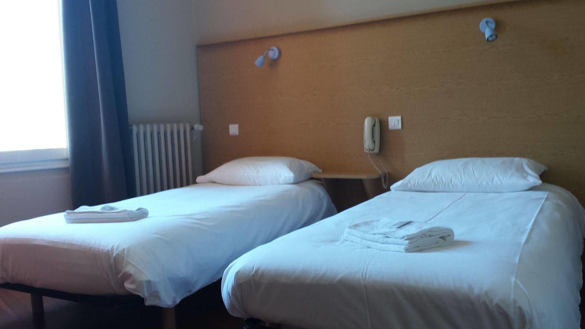 Hotel Abalone - Centre Gare Ним Экстерьер фото
